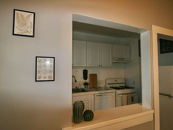 5th image of 45 Ozone Ave APT A