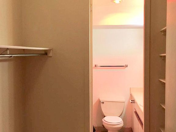 3rd image of 3001 S Michigan Ave Unit 908