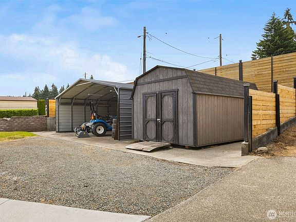 2nd image of 5401 47th Avenue E