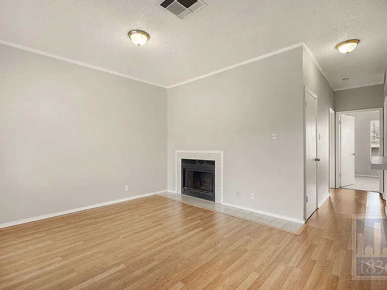 2804 Rio Grande St #303 — Photo 5