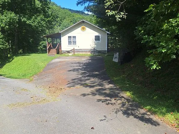 115 Hayes Lossie Rd, Cherokee, NC 28719