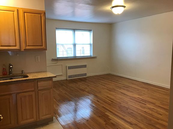 2nd image of 229 Bay 31st St Floor 2