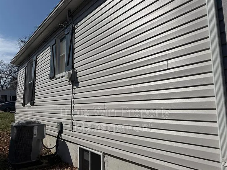 123 W Thornton Ave — Photo 4