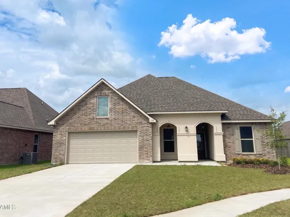 108 Fairdale Dr, Youngsville, LA 70592
