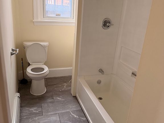 3rd image of 325 Atlantic Ave APT 1