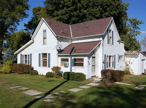 2nd image of 296 Grove St