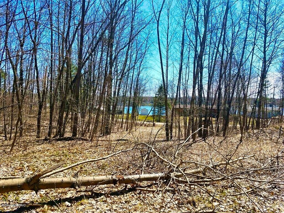 2nd image of Pretty Lake Dr