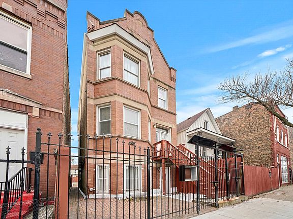 2nd image of 1911 W 51st St