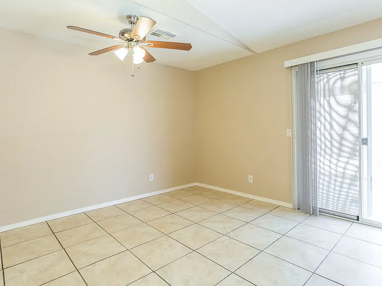 4026 W Red Coach Ave — Photo 4