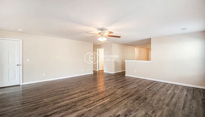 3 bed, 2.0 bath, 1450 sqft, $1,560 — Photo 4