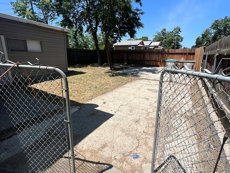 514 B St #A — Photo 25