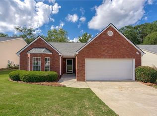 725 Jacoby Dr, Loganville, GA 30052