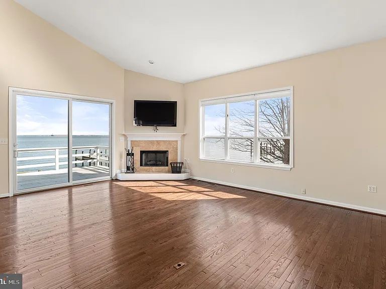 3563 Narragansett Ave — Photo 10