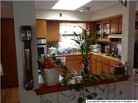3rd image of 152 Schmidts Ln