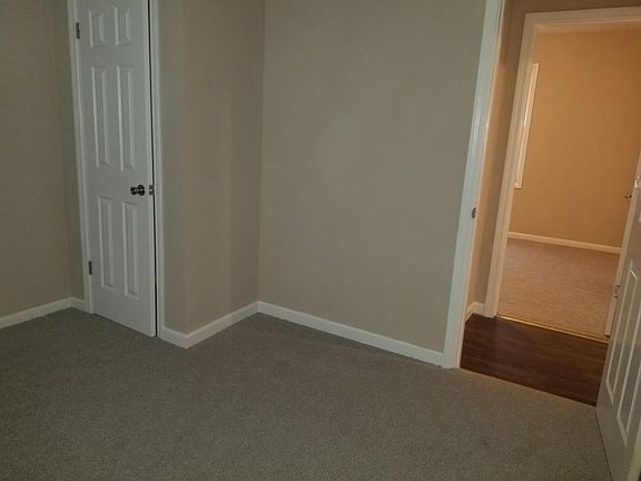 3rd image of 70 Fountain Lake Dr
