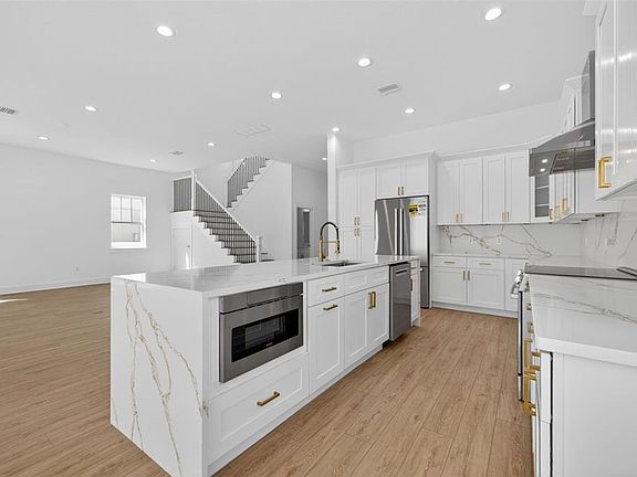 5th image of 842 30TH AVENUE