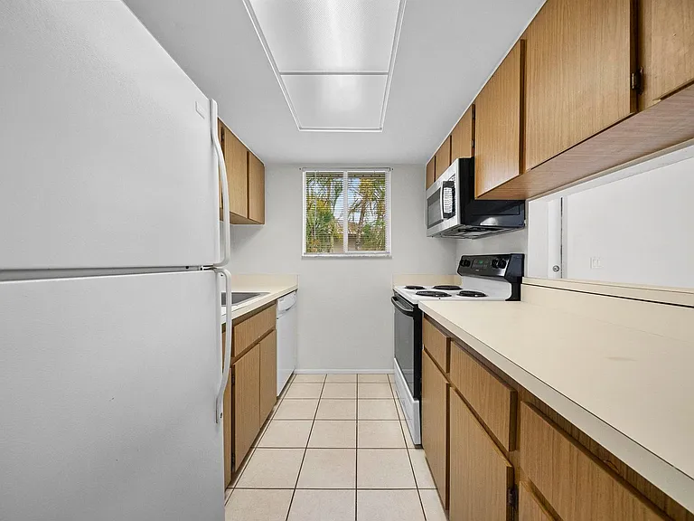 3401 New South Province Blvd #4 — Photo 8