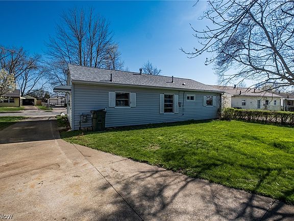5th image of 2735 19th St NE