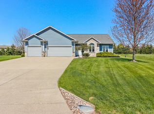 N75W24790 Robyn Ct, Lisbon, WI 53089