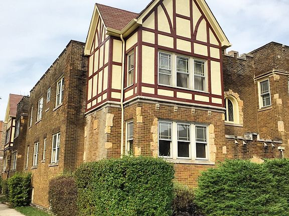 2nd image of 1850 Clarence Ave