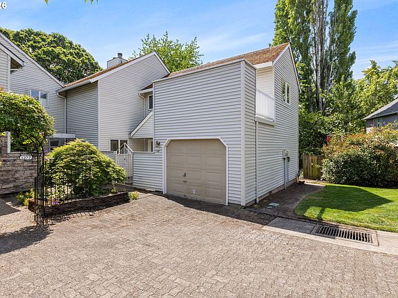 2nd image of 1281 NW Weybridge Way