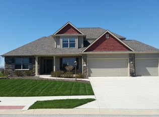 9330 Prairie Meadows Dr, Roanoke, IN 46783