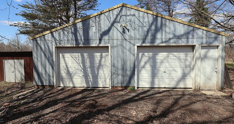 2nd image of 968 Herricksville Rd
