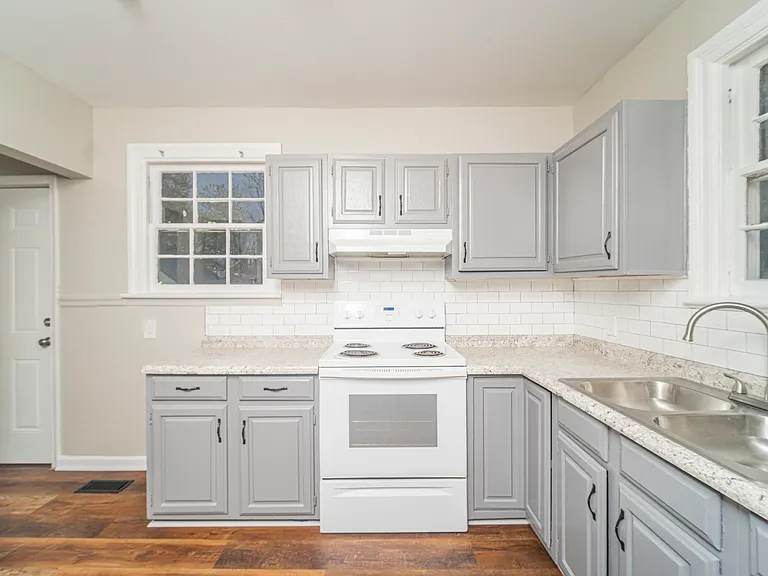 3509 Delaware Ave — Photo 12