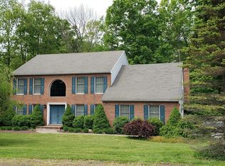 23 Bow Creek Dr, Mountain Top, PA 18707
