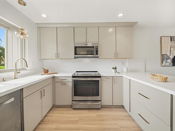 5th image of 3452 Capella Ln