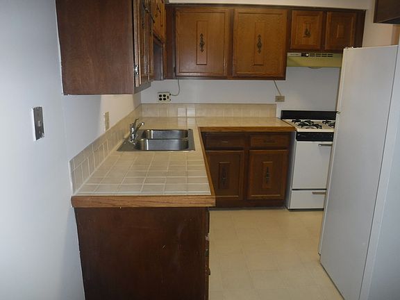 5th image of 12721 Park Pl Unit F1