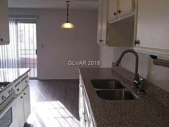 5th image of 3505 Villa Knolls South Dr