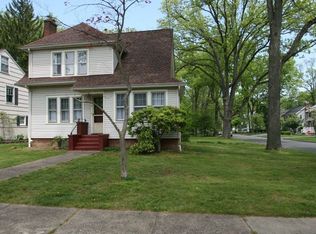 2 Bartow Ln, Chatham, NJ 07928