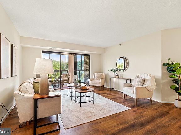3rd image of 15115 Interlachen Dr #3-621