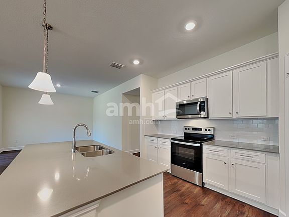 4th image of 3137 Artemisia Ln