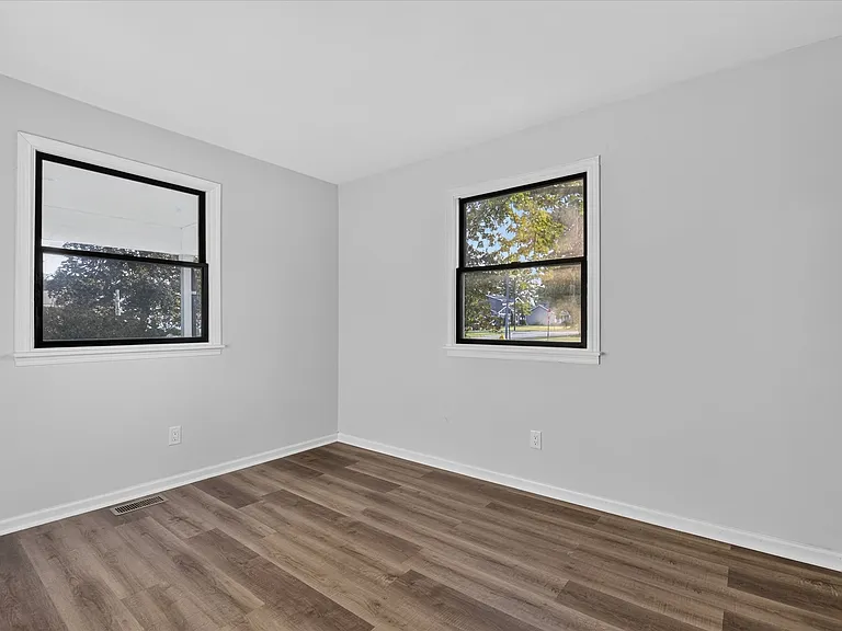 611 Greenfield Dr — Photo 25