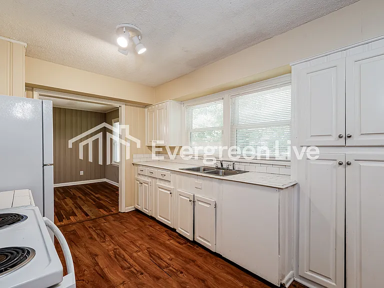 1138 Adkins Blvd — Photo 7