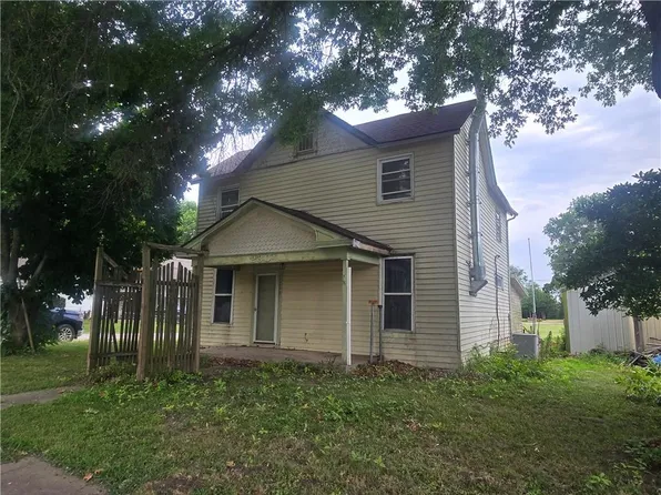230 S Osage St, Buckner, MO 64016