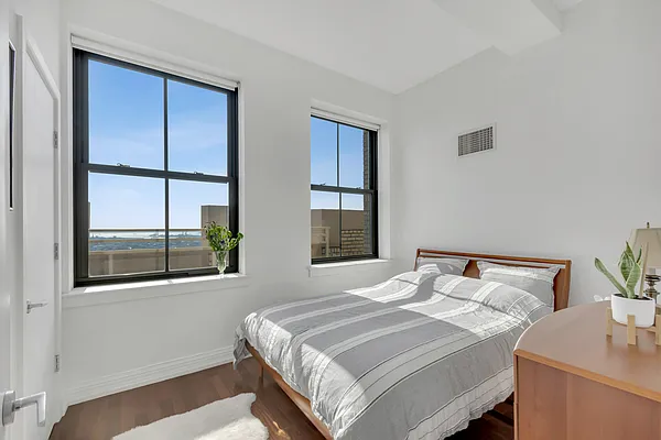 Sold by Compass | media 7