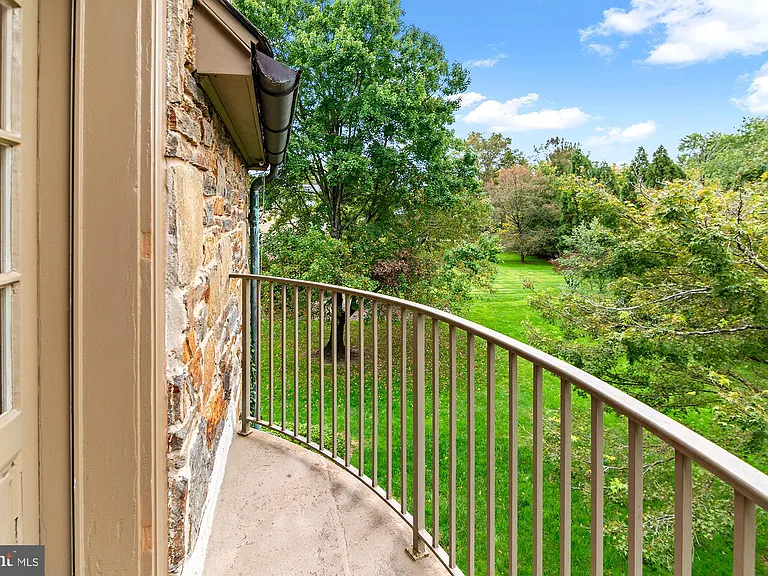 7704 Crossland Rd — Photo 30