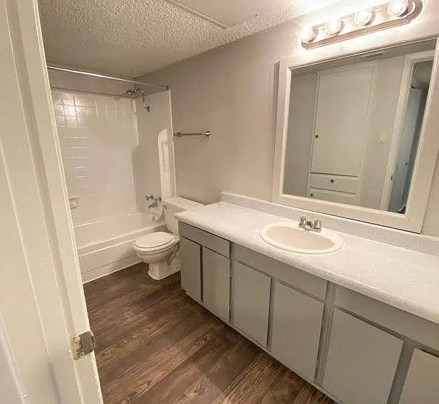Juniper Springs Apartments — Photo 149