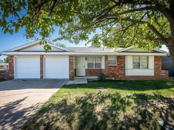824 SE 40th St, Lawton, OK 73501