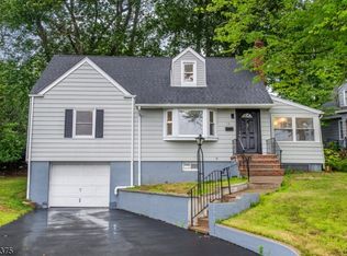 13 Lake Dr W, Wayne, NJ