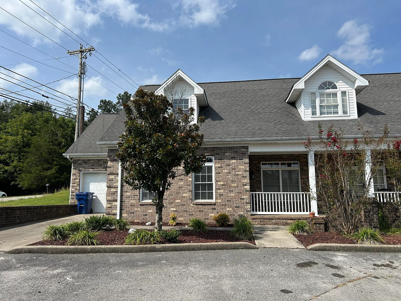 3 bed, 2.0 bath, 1382 sqft, $1,450 — Photo 1