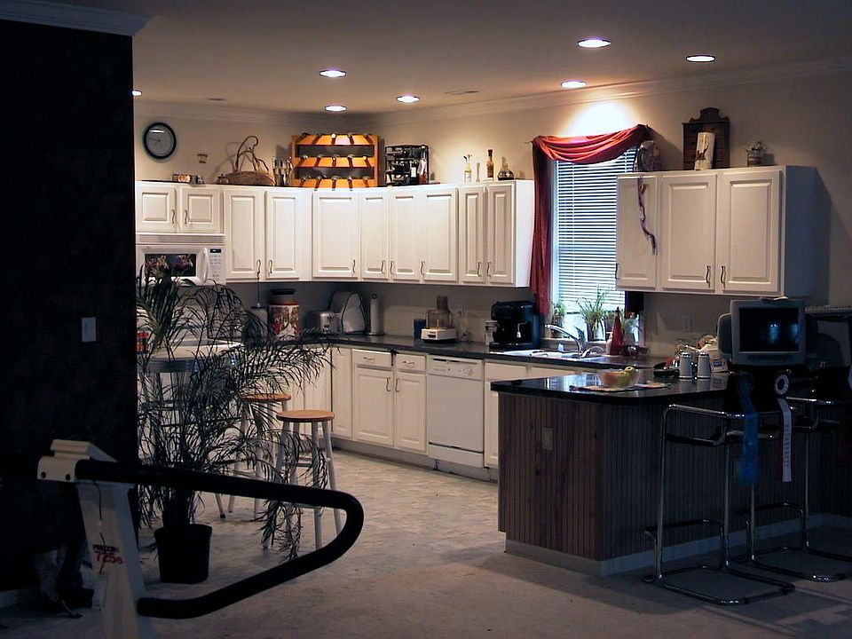 2nd image of 9961 Green Valley Rd
