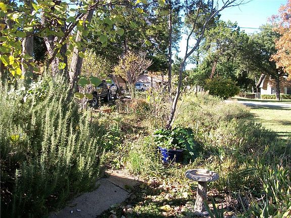 2nd image of 606 Royal Oak Dr