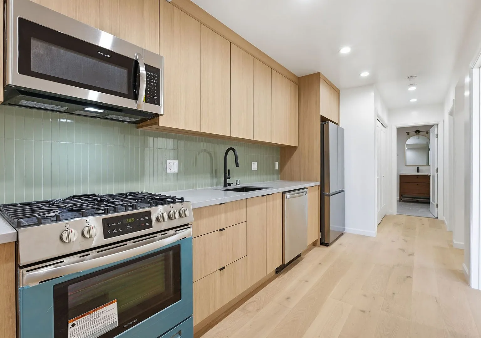 Brand New 1-Bed 1-Bath w/ In-Unit Laundry Near Haight-Ashbury — Photo 4