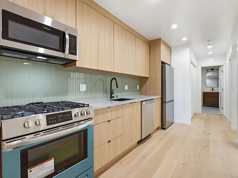 1221 Waller St #A — Photo 4
