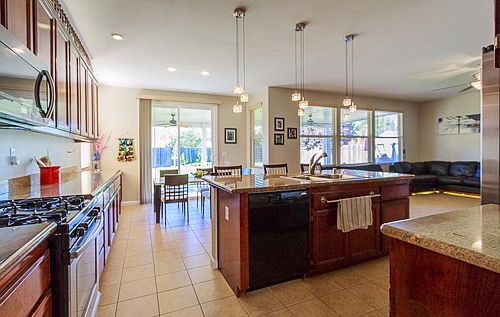 4th image of 1899 Whitewater Dr