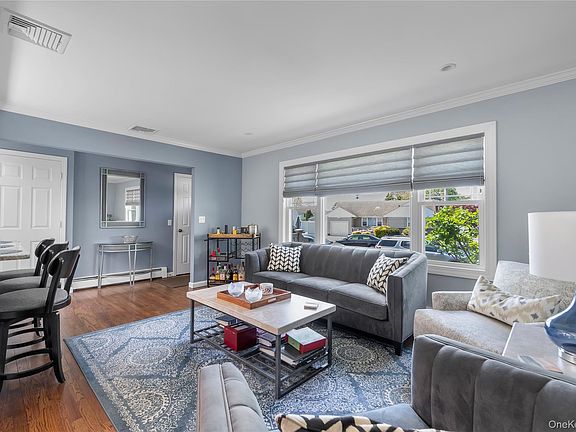3rd image of 1107 Little Neck Avenue